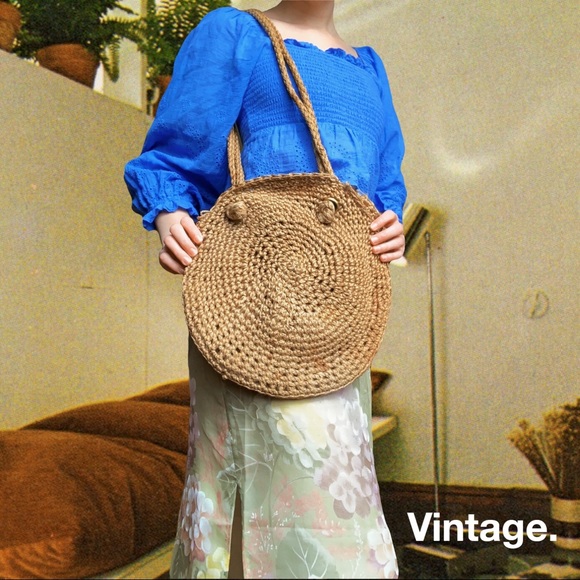 Vintage Handbags - SOLD 🖤VINTAGE 〰️ 70’s CROCHET CIRCLE BAG
